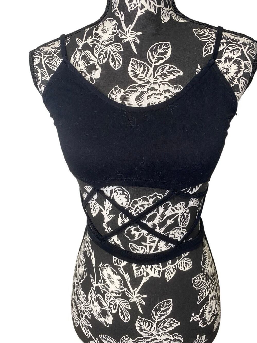 SHEIN Cut Out Strappy Back Cropped Cami Tank Top Womens XS Black Y2K Stretch